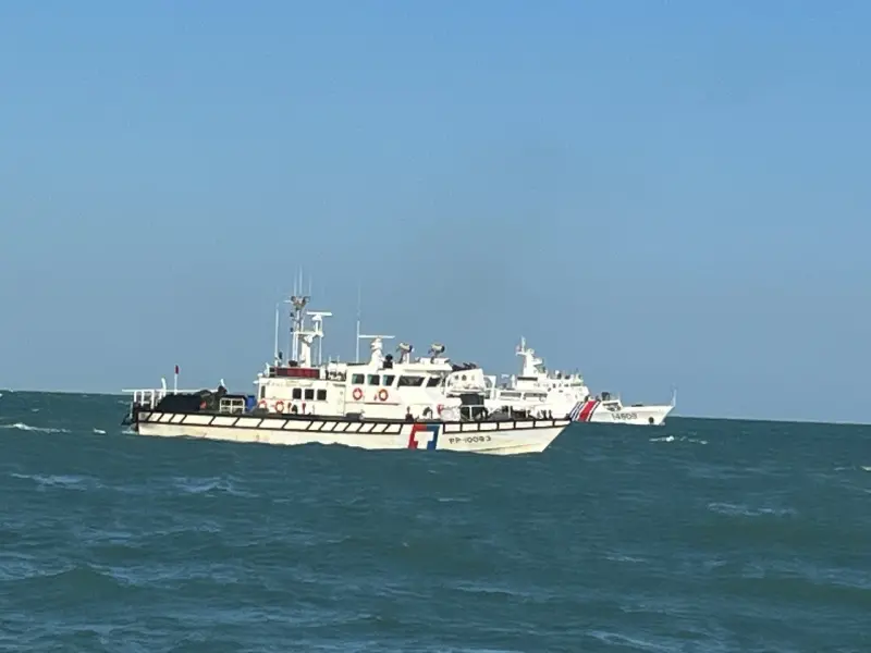 ▲中國海警船將澎湖籍「大進滿88號」漁船與船上6人強押至中國。（圖／海巡署提供）