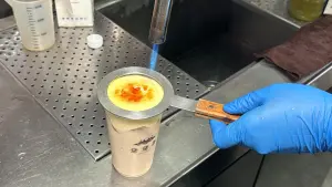 網友激推必喝的口袋名單,療癒系烤布蕾奶茶,熱銷冠軍好喝又好拍。 ▲網友激推必喝的口袋名單,療癒系烤布蕾奶茶,熱銷冠軍好喝又好拍。(圖/阿青的玩樂日記 施佑青提供)