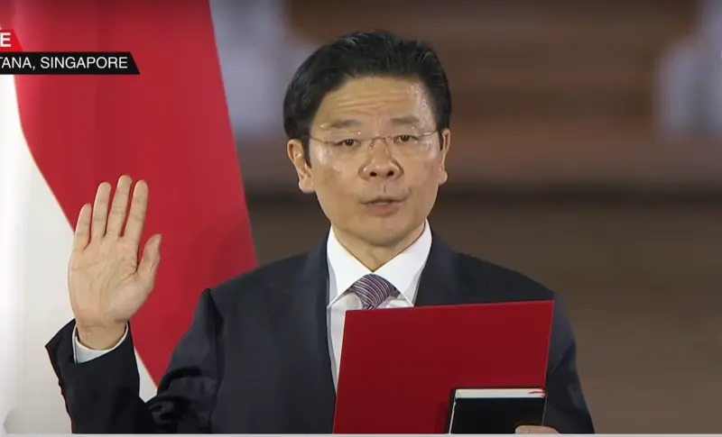 ▲黃循財（Lawrence Wong）今（15）日晚間正式宣誓就職新加坡新任總理，發表演說時誓言要延續新加坡奇蹟。（圖／翻攝自《CNA》直播畫面）