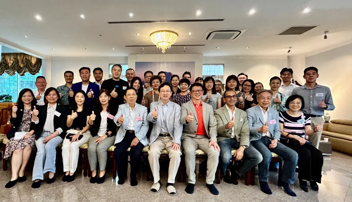 ▲童振源出席台商會舉辦的「大師午餐會談」。（圖／新加坡台商會提供）