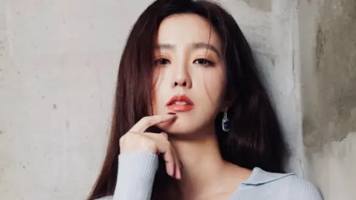 周曉涵多像Jisoo？13秒簽名影片瘋傳　連鐵粉也認錯：以為金智秀