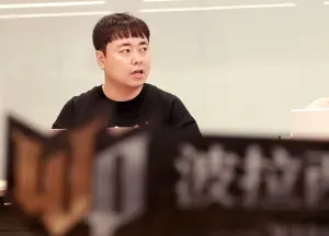 《波拉西亞戰記》台港澳開發總監白周鉉表示,團隊會持續聆聽玩家意見,給予最佳的遊戲體驗。(圖/記者吳翊緁攝) ▲《波拉西亞戰記》台港澳開發總監白周鉉表示,團隊會持續聆聽玩家意見,給予最佳的遊戲體驗。(圖/記者吳翊緁攝)