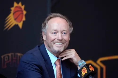 ▲太陽決定不該「三巨頭」，新任主帥Mike Budenholzer上任後，直言太陽是冠軍球隊」，對能執教他們感到十分興奮。（圖／美聯社／達志影像）