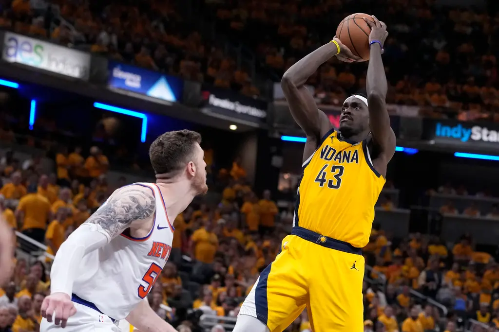 ▲Pascal Siakam砍進25分7籃板5助攻，率溜馬以116：103擊敗紐約尼克，雙方在此輪系列戰打成3勝3敗平手，將在20日於尼克主場進行G7。（圖／美聯社／達志影像）