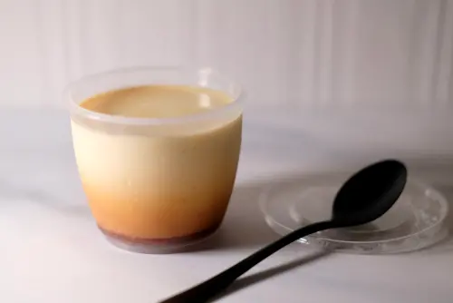 ▲布丁很常會被認定為液體，因此不能攜帶上飛機，但須由機場安檢單位判定。（圖／記者葉盛耀攝）