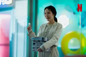 ▲李烈音劇中是「4樓房客」,見風轉舵的牆頭草。(圖/Netflix) ▲李烈音劇中是「4樓房客」,見風轉舵的牆頭草。(圖/Netflix)