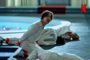 ▲裴晟佑劇中是「1樓房客」相國,是全劇最悲慘的男人。(圖/Netflix) ▲裴晟佑劇中是「1樓房客」相國,是全劇最悲慘的男人。(圖/Netflix)