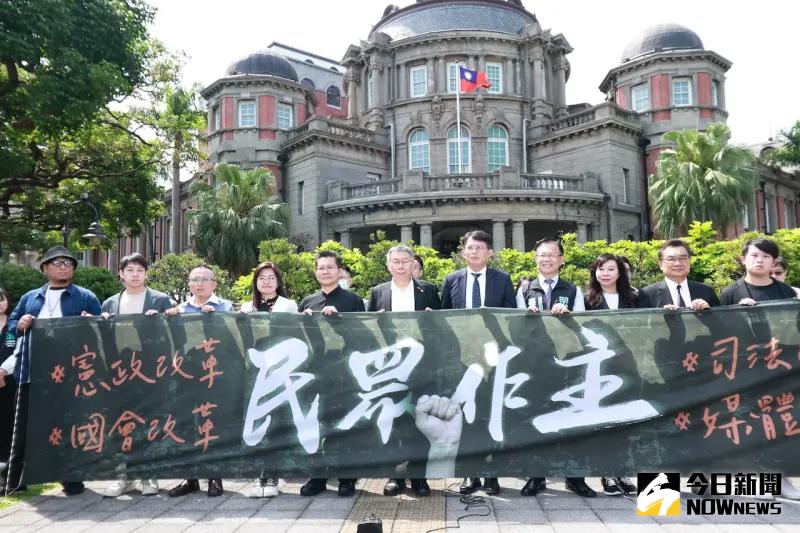 ▲台灣民眾黨舉辦「519草根決心遊行」號召支持者上街頭。（圖／記者吳翊緁攝）