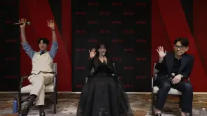 ▲柳俊烈(左起)、千玗嬉、導演韓在林跨海接受台灣媒體訪問,分享《The 8 Show》拍攝幕後花絮。(圖/Netflix) ▲柳俊烈(左起)、千玗嬉、導演韓在林跨海接受台灣媒體訪問,分享《The 8 Show》拍攝幕後花絮。(圖/Netflix)