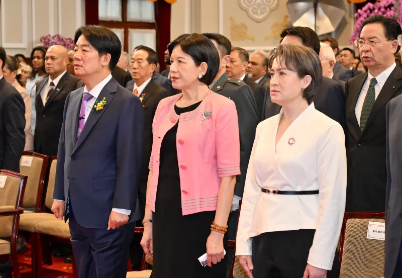 ▲「第一夫人」吳玫如當年是因陪弟弟前往高中聯考,意外邂逅了同樣來陪考的賴清德。(圖/台北市攝影記者聯誼會提供)