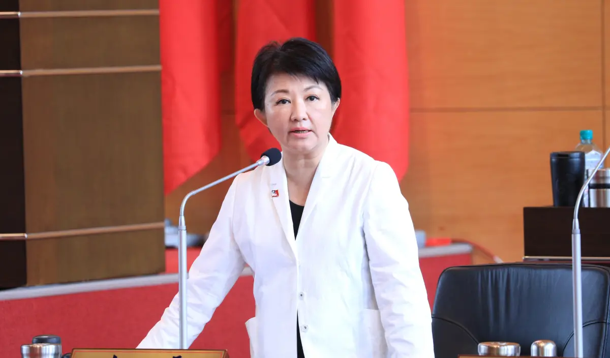 ▲台中市長盧秀燕下午風塵僕僕的趕回議會備詢。（圖／台中市政府提供，2024.05.20）