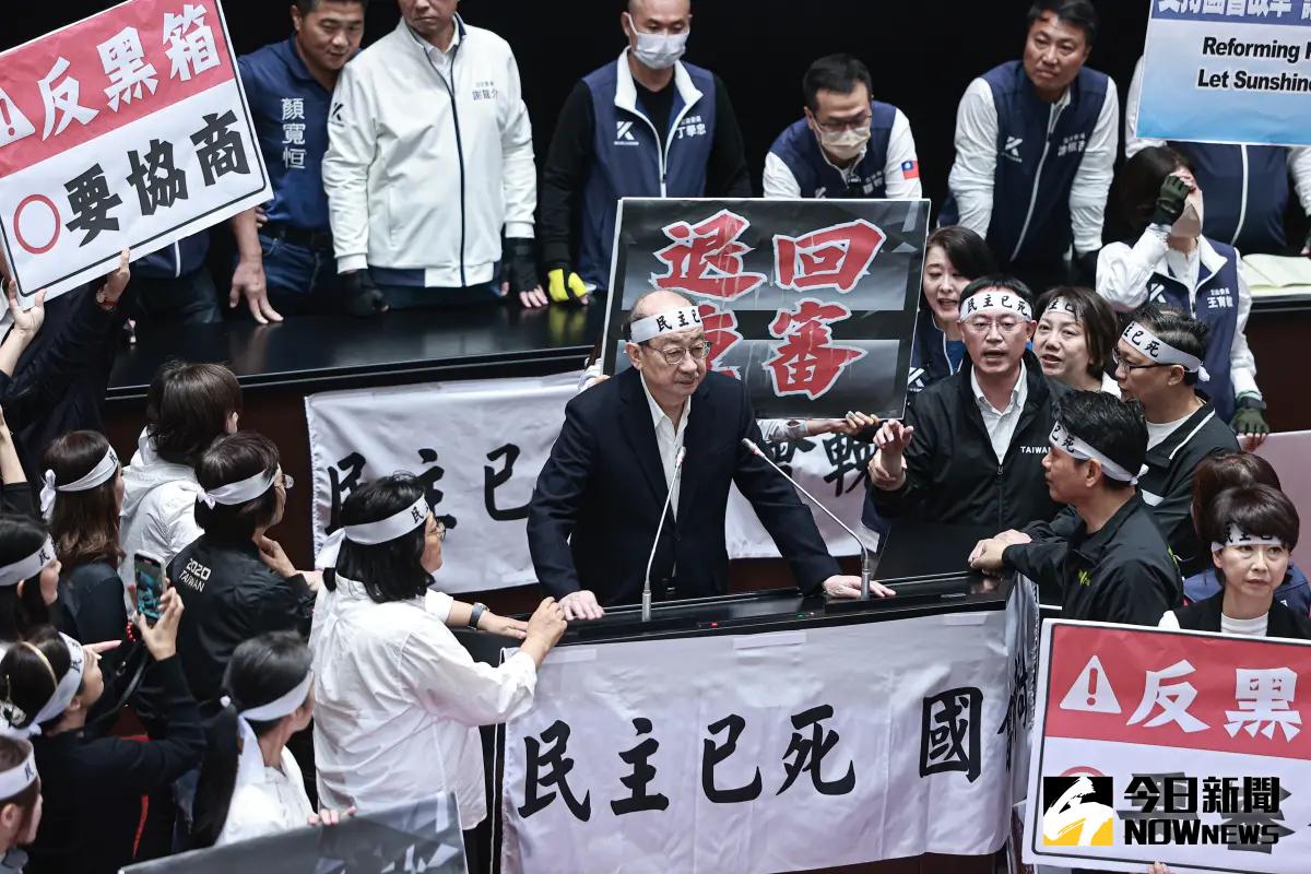 ▲高虹安稱助理捐薪自己非首例，柯建銘也如次，對此柯駁斥稱自己辦公室只有加薪、絕無回捐。（圖／記者葉政勳攝）