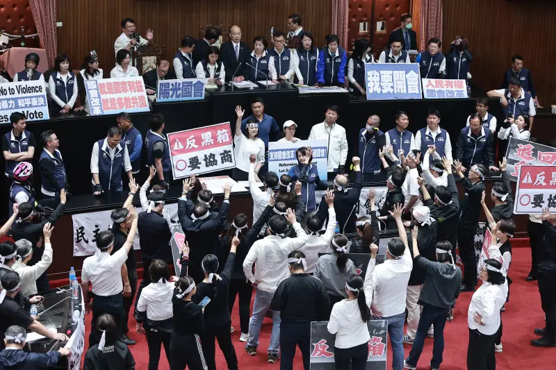 反制舉手表決！綠委提議點名表決　痛批韓國瑜沒收發言、沒收表決