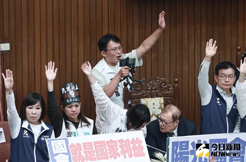 ▲民眾黨立委黃國昌10年後政治立場丕變,資深媒體人認為跟5年前不選汐止立委連任有關聯。(圖/記者葉政勳攝,2024.05.21)