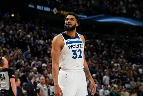 NBA明尼蘇達灰狼當家前鋒Karl-Anthony Towns關鍵G7攻下全隊最高23分,成為球隊致勝功臣,已逝的母親對他而言是相當大的動力。(圖/美聯社/達志影像) ▲NBA明尼蘇達灰狼當家前鋒Karl-Anthony Towns關鍵G7攻下全隊最高23分,成為球隊致勝功臣。(圖/美聯社/達志影像)