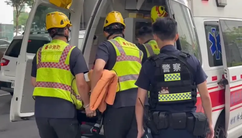 中捷男3刀砍人！搭捷運、高鐵如何自保　上車先看「滅火器」在哪