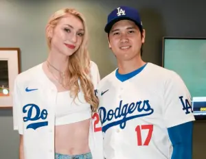 Curry乾妹與大谷翔平合照！受邀替道奇隊開球　身高意外震驚眾人
