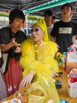 變裝皇后妮妃雅也十分關注台灣民主發展,他表示17日見到國會衝突後,便決定要在21日前往立法院聲援民間團體。 ▲變裝皇后妮妃雅也十分關注台灣民主發展,他表示17日見到國會衝突後,便決定要在21日前往立法院聲援民間團體。(圖/攝影中心)