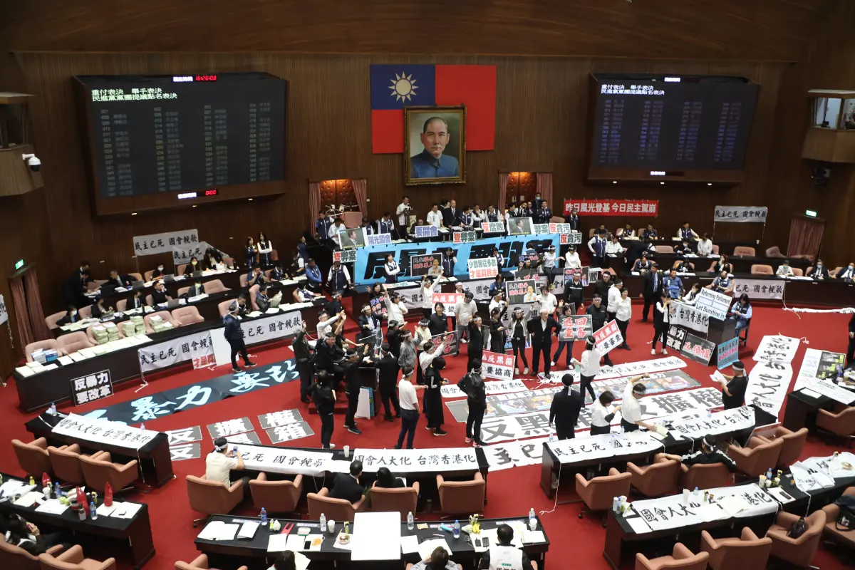 ▲藍白共提「不再處理散會動議」表決通過。（圖／NOWnews攝影中心）