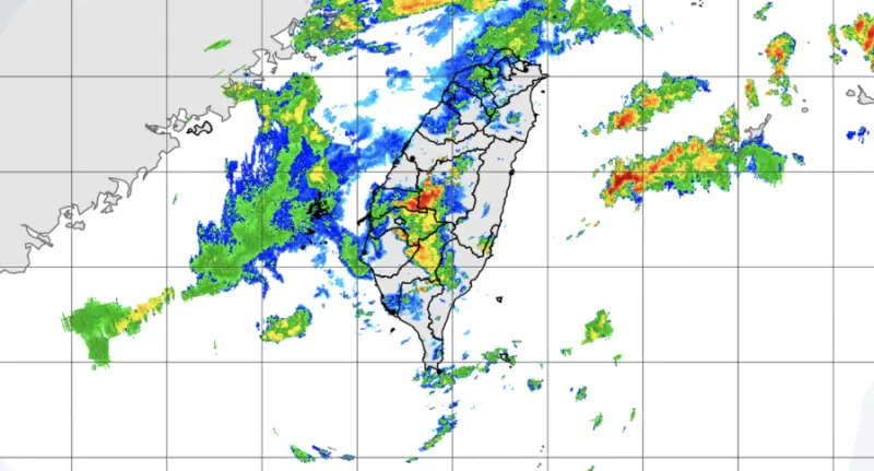 不斷更新／中台灣雨下超大！4縣市「大雷雨警報」　警戒區域出爐