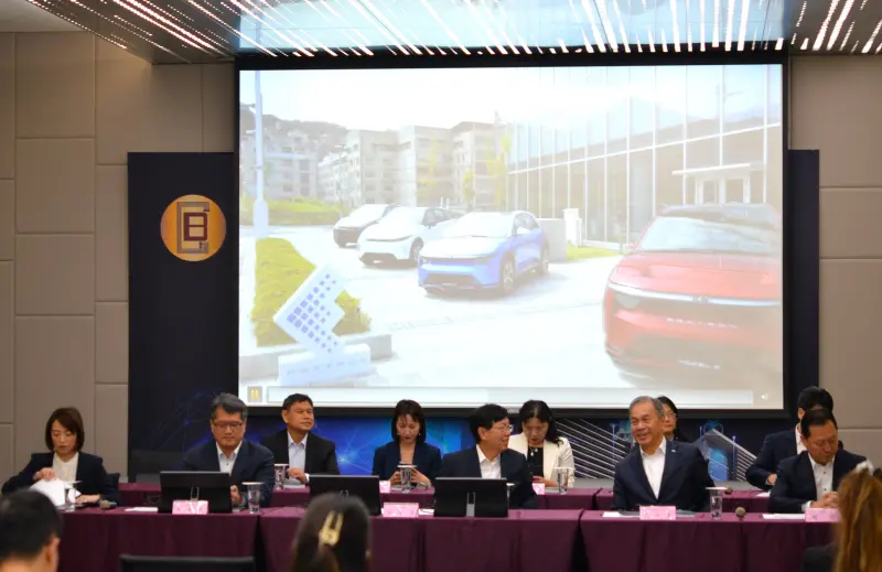 ▲鴻海暨鴻華先進董事長劉揚偉表示，全球電動車市場仍處於正成長，鴻華先進會先聚焦北美、東南亞市場，致力往全球市場邁進。（圖／鴻華先進提供）