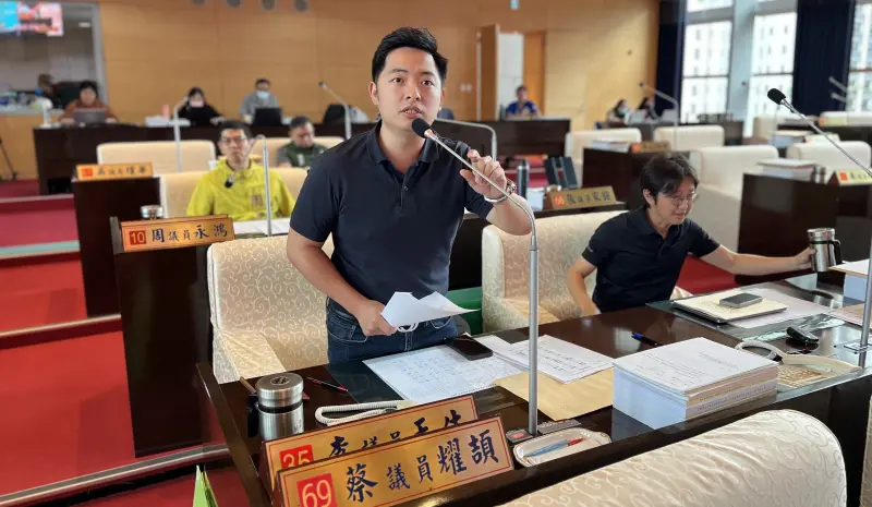 ▲民進黨台中市議員蔡耀頡質詢時，肯定盧秀燕此次處理中捷事故比之前明快。（圖／蔡耀頡提供，2024.05.23）
