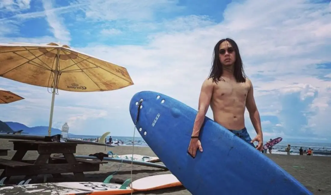 ▲中捷事件英勇與洪嫌搏鬥的長髮哥喜歡健身，身材健碩。（圖／翻攝長髮男IG，2024.05.24）