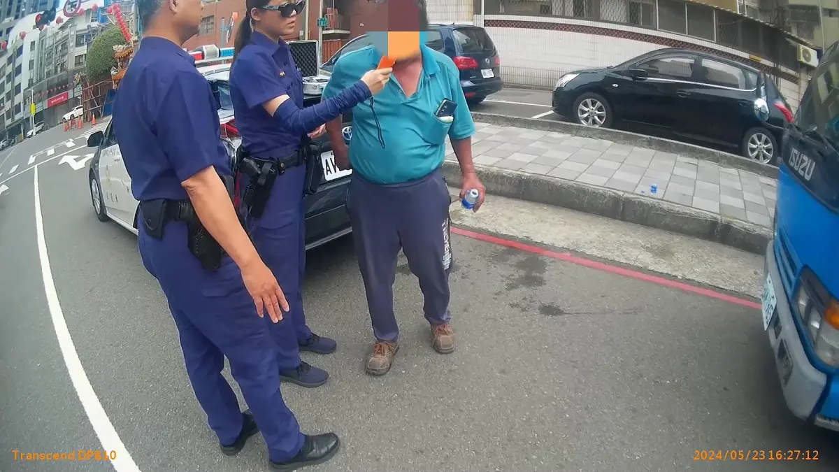 ▲陳男經檢測酒測值超標，過程中陳男因太過於緊張導致腹痛欲上廁所，全案仍依公共危險案移送辦。（圖／記者郭凱杰翻攝）