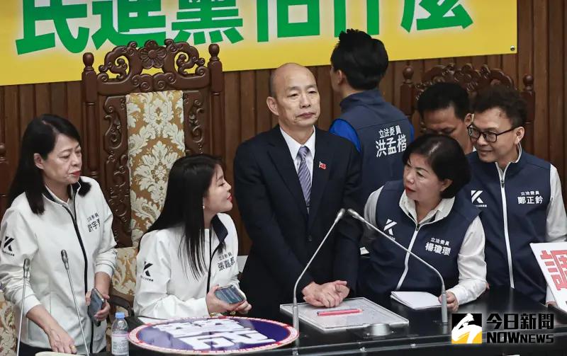 韓國瑜請3黨總召罰寫「我不會打架」百遍才開始會議！3人反應曝光