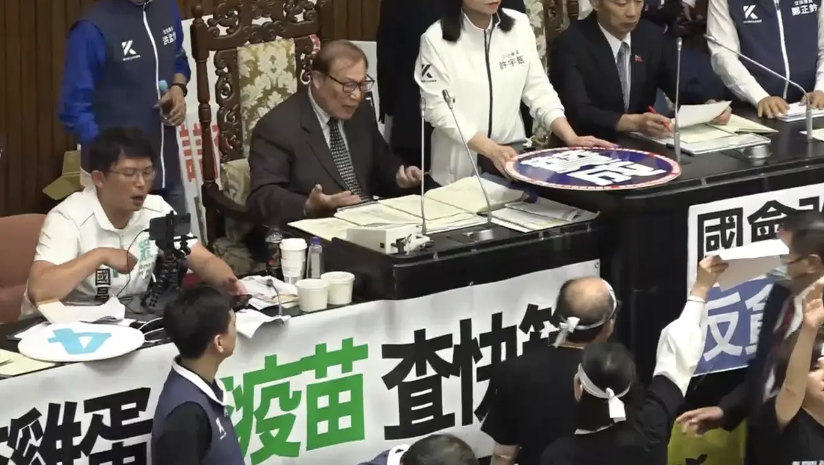 ▲綠營不斷要求清點人數，引發周萬來不滿。（圖／陳明安攝，20240524）