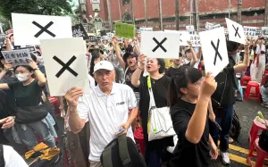 嘆黃國昌變太多！昔日戰友柯一正諷：已成「大陸國民黨的狗」
