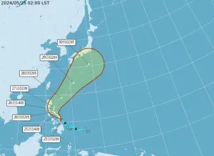 颱風「艾維尼」今午後生成！最新路徑出爐　下週二全台暴雨加雷擊
