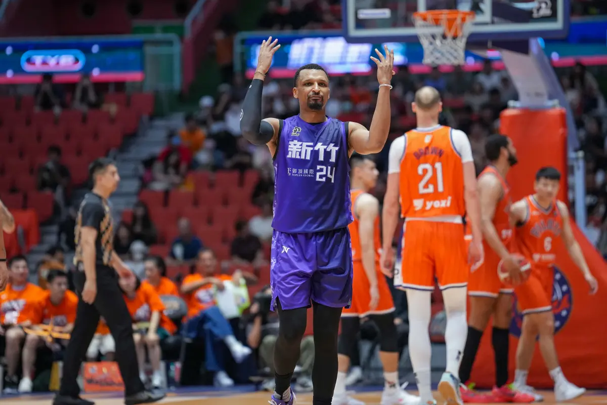 ▲新竹攻城獅洋將艾夫伯攻下38分，率隊在客場贏球，攻城獅今晚寫下6項紀錄，創造隊史時刻。（圖／PLG提供）
