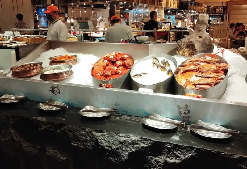 ▲主打海鮮食材的「豐food」buffet餐廳最近獲得討論，許多老饕吃過後都表示水準相當高，尤其下午茶餐期表現出色。（圖/Google評論）