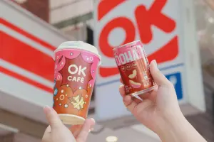 ▲OKCAFE與OOHA首度聯名，推出「OOHA 水蜜桃烏龍氣泡咖啡」。（圖／業者提供）
