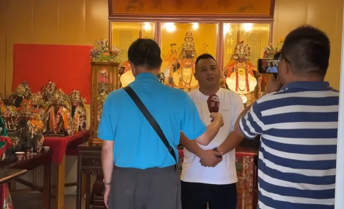 ▲10多名年輕人到中部山區露營，其中3人出現尖叫嘔吐等症狀，緊急視訊打給宮廟求救，所幸3人事後均已恢復正常，而廟方指出，可能與打擾到「好兄弟」有關。（圖／翻攝岡山 城隍殿）