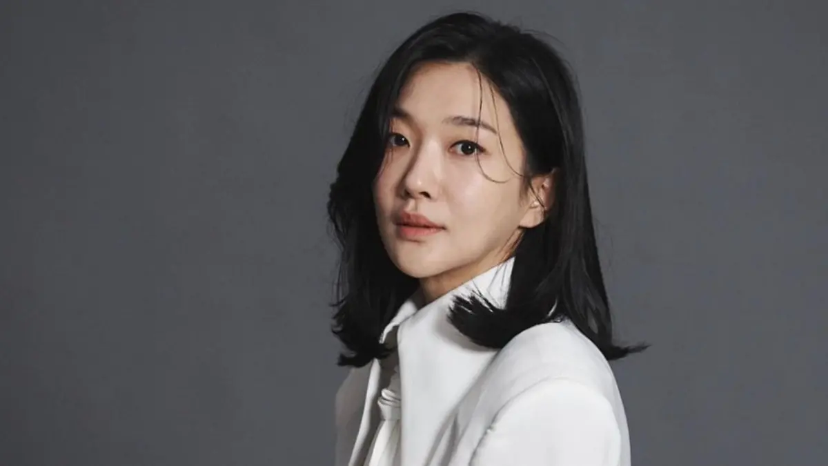 ▲鄭允荷出演《破墓》爆紅，事業正要起飛，卻突在IG貼出憔悴病容照透露：「我癌症復發了。」（圖／鄭允荷IG）