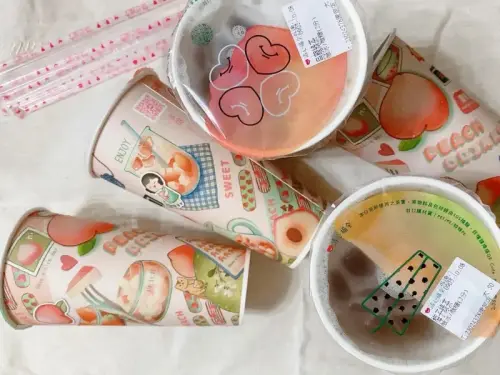 板橋人衝!清心福全「買一送一」喝蜂蜜綠茶半價 星巴克也買1送1 ▲屏東人開喝!清心福全潮州延平店開幕,大杯優多綠茶「買一送一」。(圖/記者蕭涵云攝)