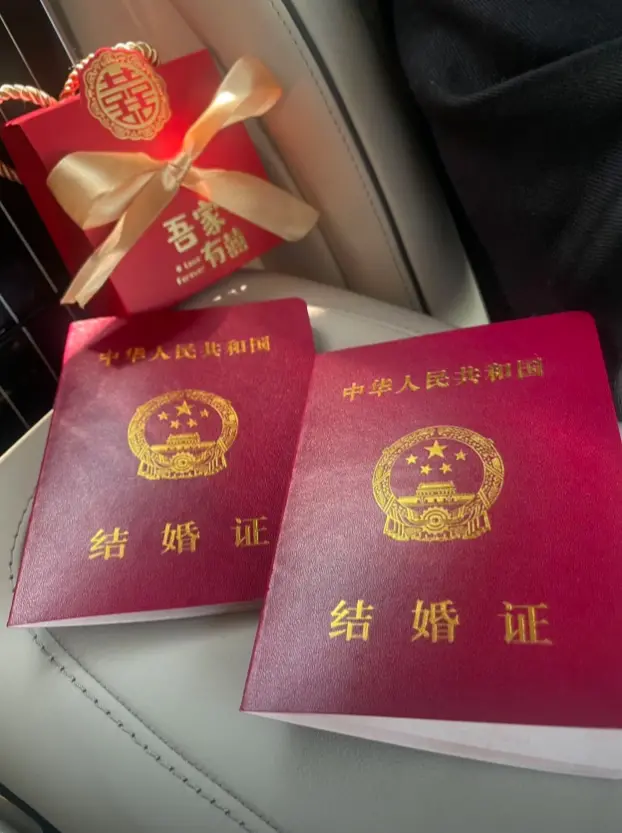▲汪小菲、Mandy公布結婚喜訊。（圖／翻攝自汪小菲抖音）