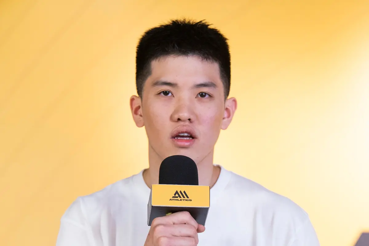 ▲台灣球星林庭謙被爆料出現感情問題，疑似在有正牌女友「林襄師妹」、味全龍隊啦啦隊員霖霖的情況下，在CBA打球期間還與另名中國女子交往，並使其懷孕。對此經紀公司簡短回應：「選手私人問題不予回應。」（圖／啟程國際運動行銷提供）