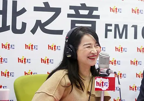 周玉蔻完了?謝寒冰曝她財富自由 預言結局:老兵不死