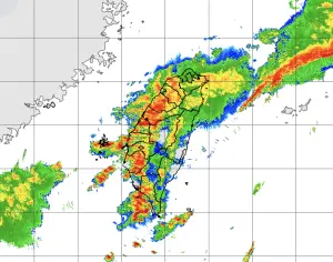 鋒面颮線夾雨彈！「17縣市」發布豪、大雨特報　7縣市嚴防大雷雨
