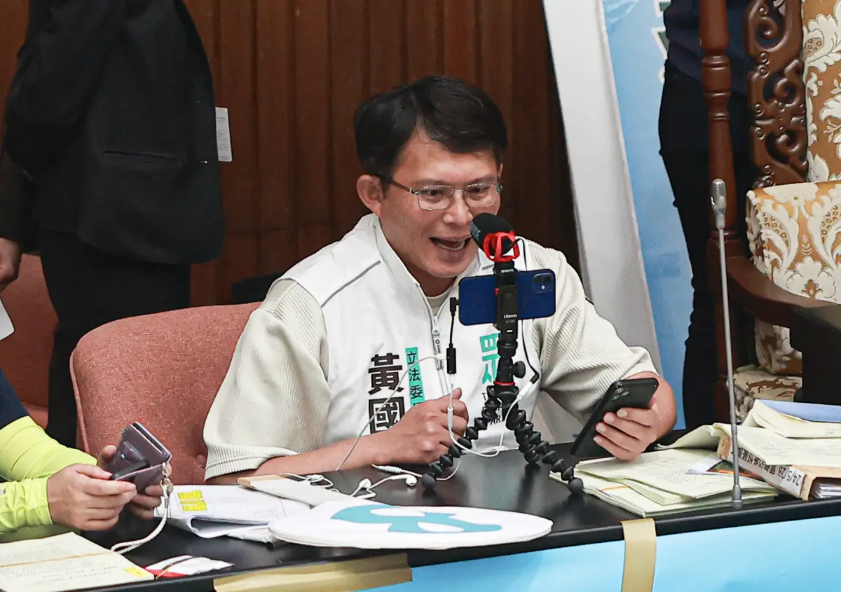 ▲民進黨批黃國昌與國民黨一起賣台。（圖／葉政勳攝，20240528）