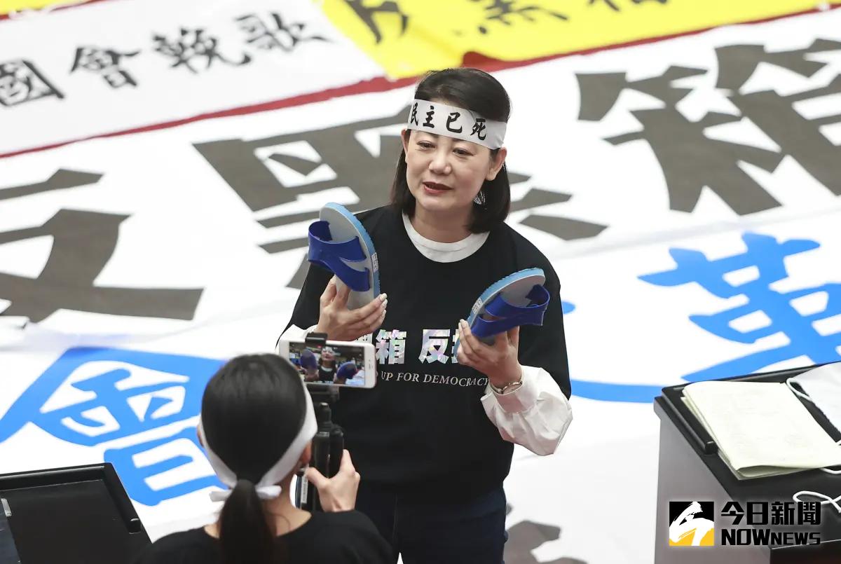 ▲吳思瑤發言表示，韓國瑜祝福她生日快樂，她則希望韓對她說「退回重審」，更對台灣人民感到抱歉。（圖／NOWnews攝影中心）