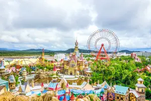 虎航「全線799元起」便宜機票!線上旅展輸入「ITSALE」最高85折 ▲易飛旅遊25週年慶插旗TTE台北國際旅展,主推暑假親子行程。(圖/易飛網提供)