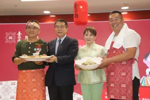 ▲臺南被譽為「美食之都」,此次邀請臺南米其林必比登推介餐廳「東香台菜海味料理」及「筑馨居」的主廚強強聯手,呈現原汁原味的臺南辦桌文化。(圖/台南市政府提供) ▲臺南被譽為「美食之都」,此次邀請臺南米其林必比登推介餐廳「東香台菜海味料理」及「筑馨居」的主廚強強聯手,呈現原汁原味的臺南辦桌文化。(圖/台南市政府提供)