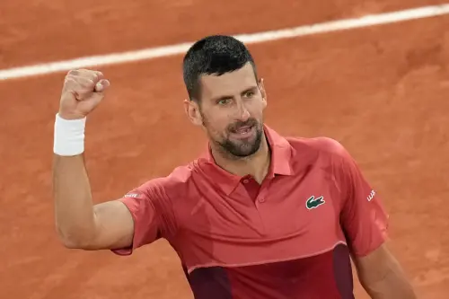 ▲前世界球王Novak Djokovic在2024法國網球公開賽闖進8強，雖然因為膝傷嚴重退賽，但他復原神速，將參加巴黎奧運力拚金牌。（圖／美聯社／達志影像）