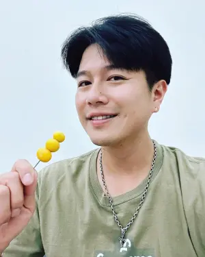 ▲藝人六月與李易結婚近13年,期間曾多次傳出兩人離婚的傳言,沒想到如今竟傳出兩人似乎已經分居的消息。(圖/李易IG) ▲藝人六月與李易結婚近13年,期間曾多次傳出兩人離婚的傳言,沒想到如今竟傳出兩人似乎已經分居的消息。(圖/李易IG)