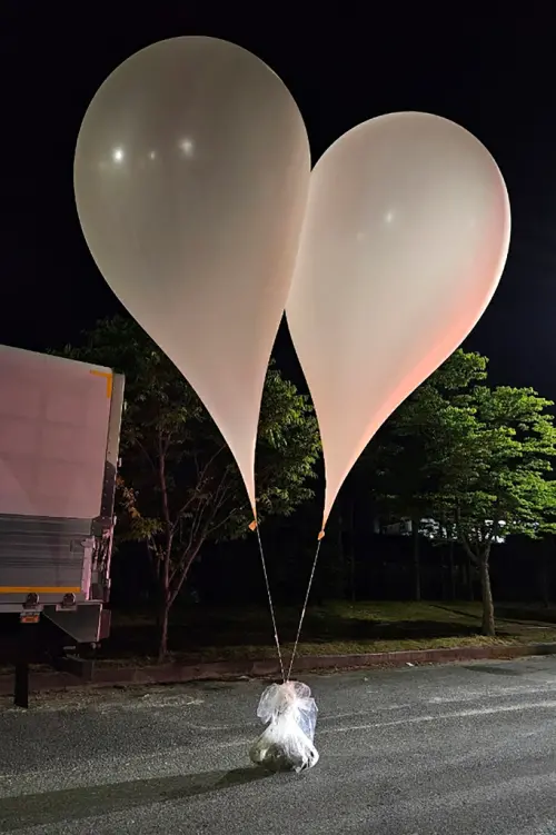 ▲韓國境內已發現150多個來自北韓的垃圾空飄氣球。（圖／美聯社／達志影像）