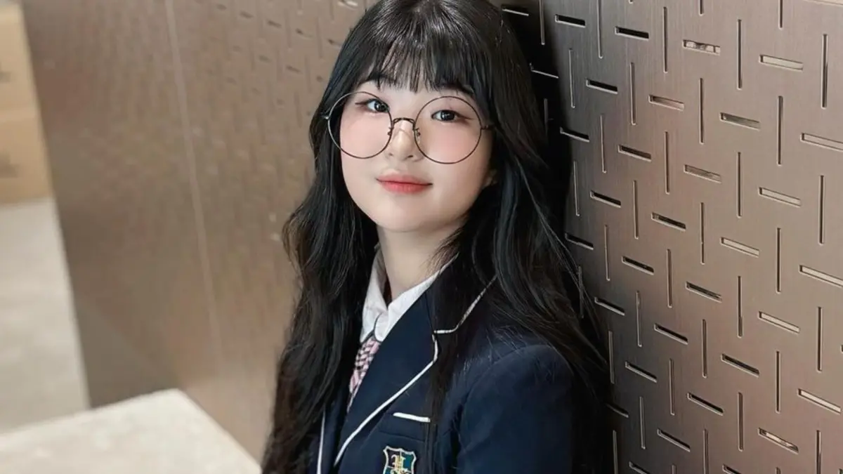 ▲製作迷因神曲〈麻辣糖葫蘆〉，創造將近千萬流量的網紅，竟是才國小六年級的徐Eve（서이브）。（圖／翻攝自徐Eve IG）